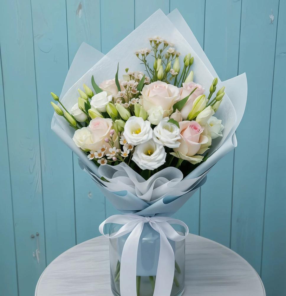 Букет цветов из: Розы и Лизиантусы в Большое Козино