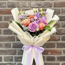 Букет цветов из:  Лизиантусы и Розы в Большое Козино