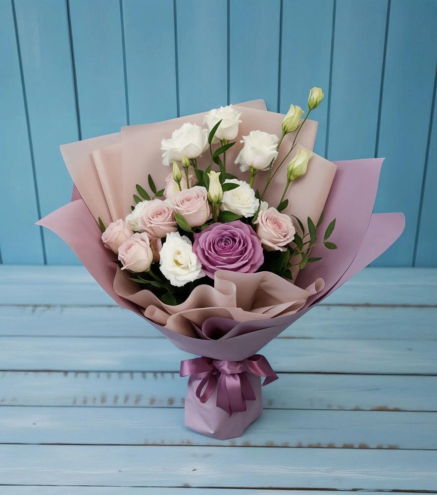 Букет цветов из: Розы и Лизиантусы в Большое Козино